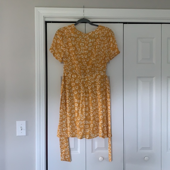 Lulus dress, brand new, small, yellow white floral - Picture 2 of 5